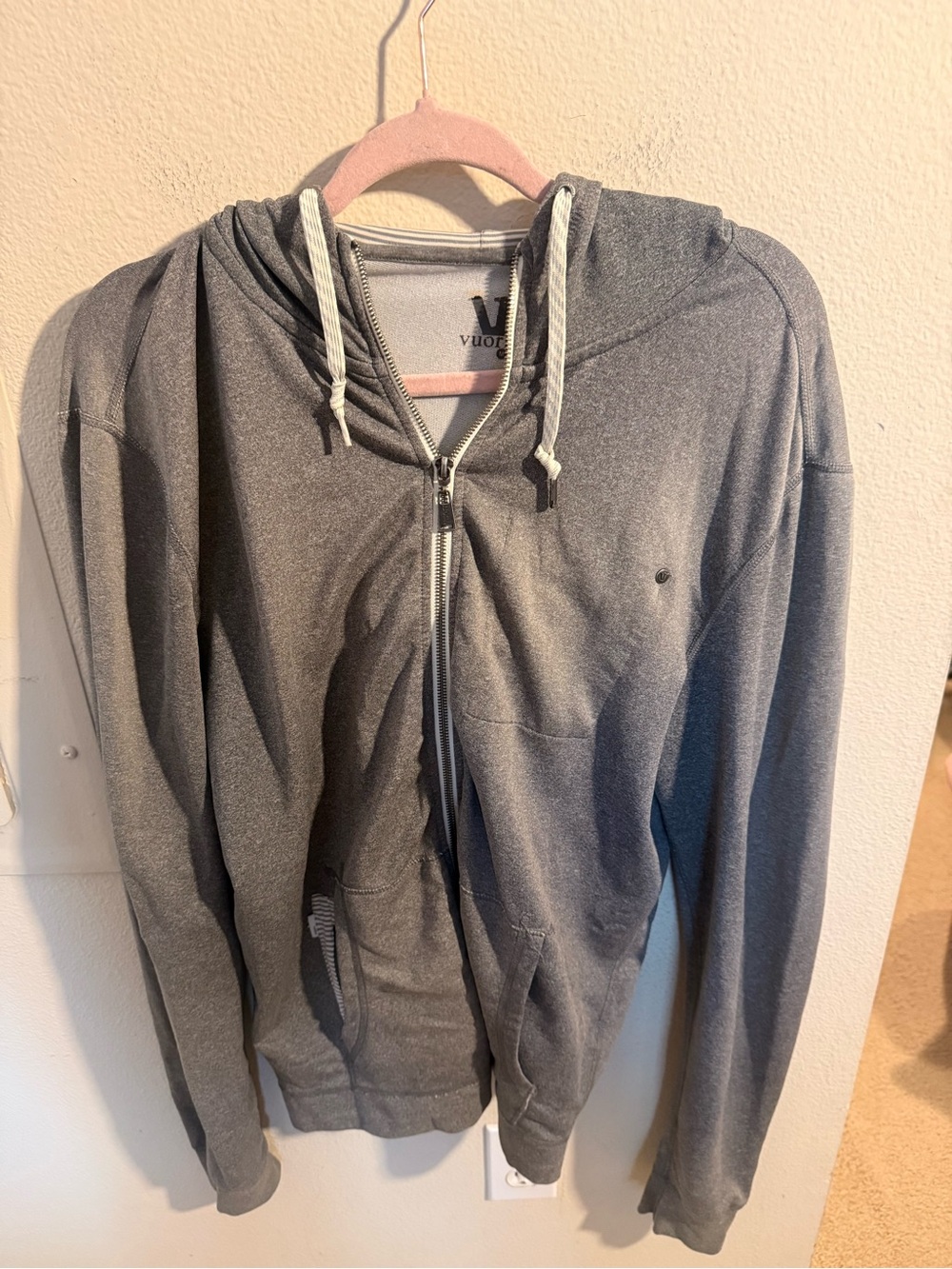 Vuori Men’s Halo Performance Full Zip Hoodie Heather Gray Medium